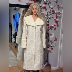 Victoria Jacket Women's White Embroidered Coat with Faux Fur Trim Sz M/L NWT